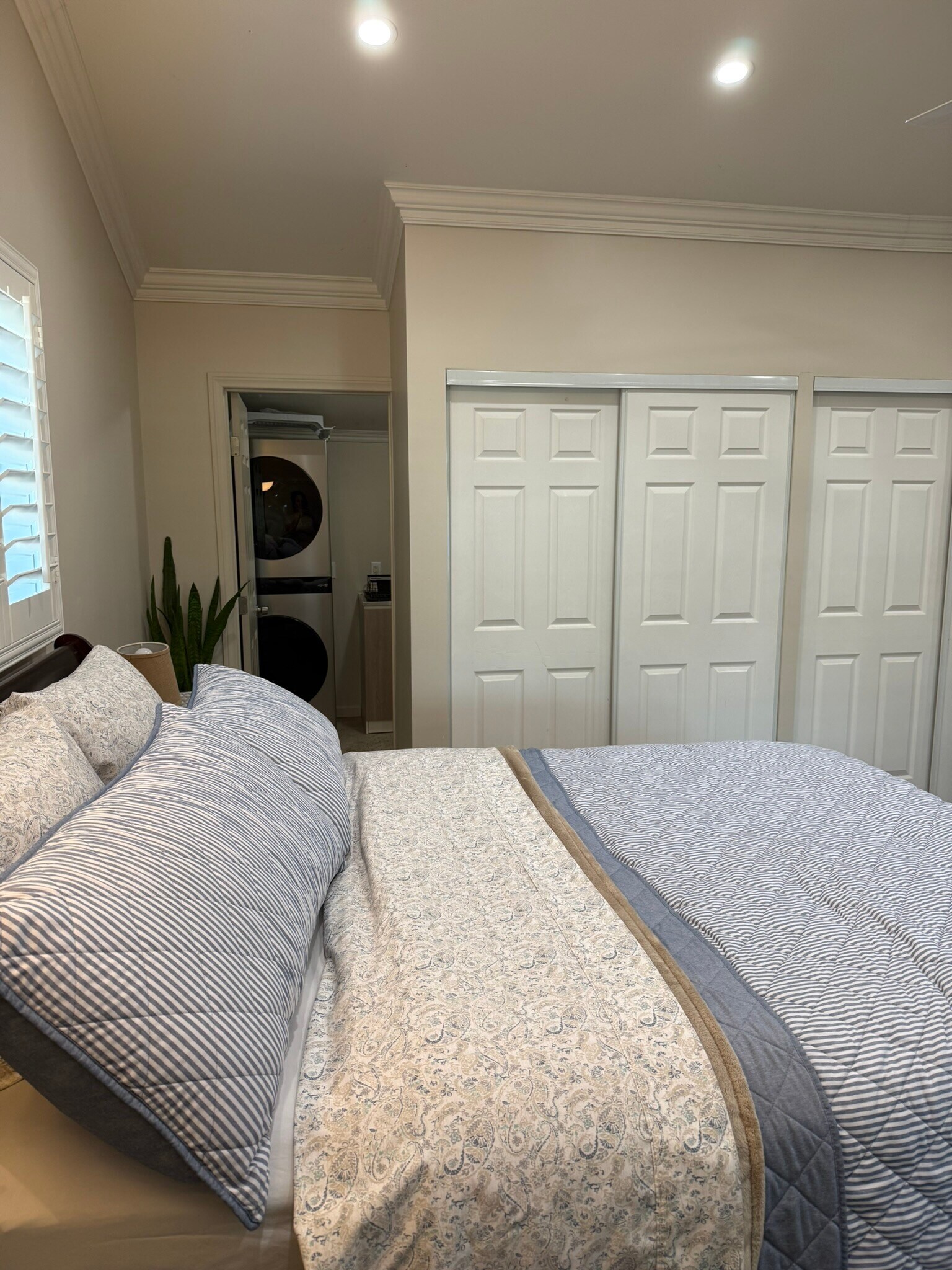 Building Photo - 15916 Binney St