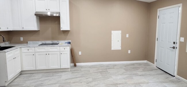 Building Photo - 1087 Monserate Ave