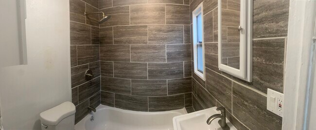 Building Photo - 716 W 60th St