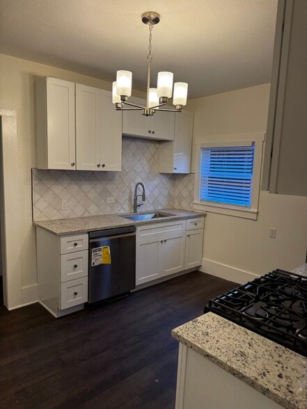 Building Photo - 111 N Winnetka Ave