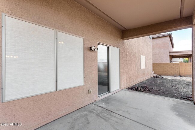 Building Photo - 26162 W Potter Dr