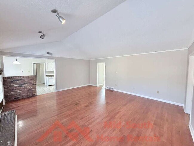 Building Photo - 7288 Hollorn Ln