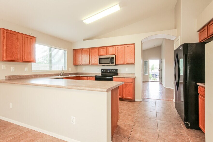 Building Photo - 25549 W Winslow Ave
