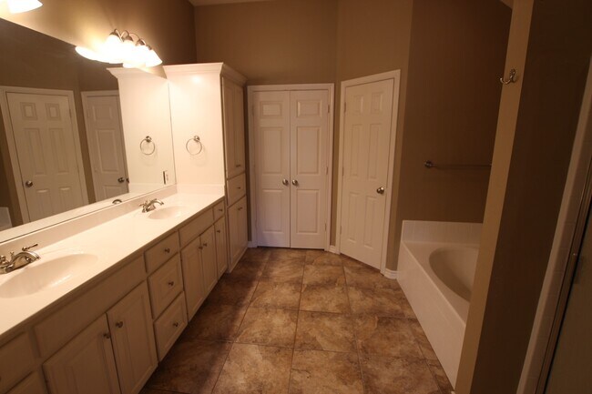 Building Photo - Coming Soon: Beautiful 3 Bedroom, 2 Bath n...