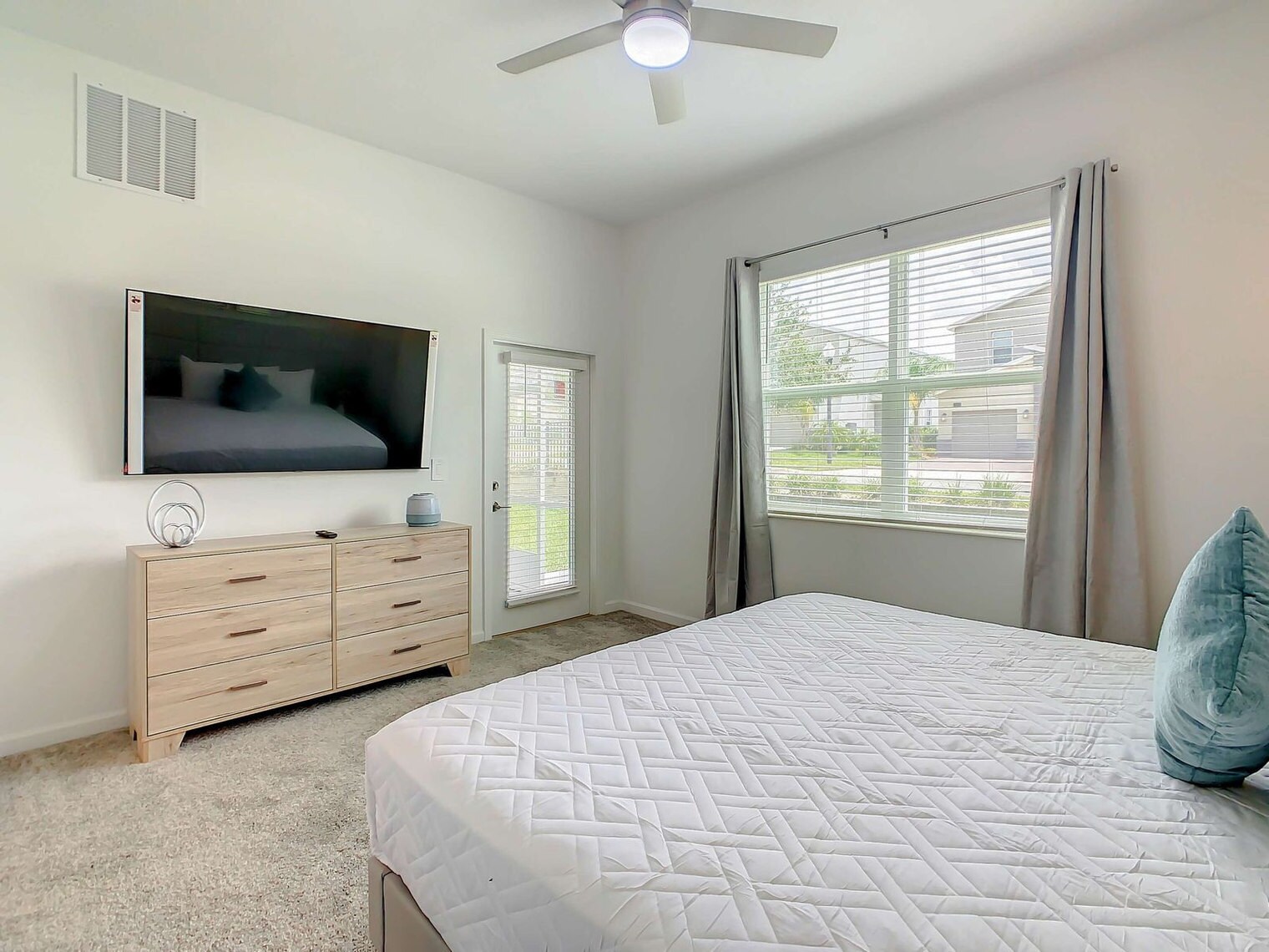 Building Photo - 8861 Cabot Cliffs Dr