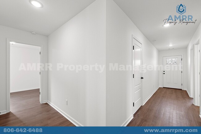 Building Photo - New Beginnings Start At AMRR: 4 bedroom in Apple Crossing!