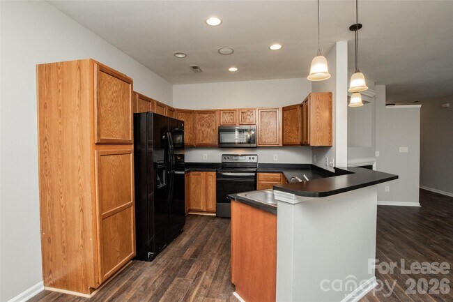 Building Photo - 4018 Far West Dr