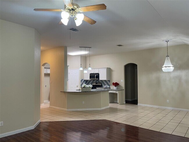 Building Photo - 1412 Firebush Dr