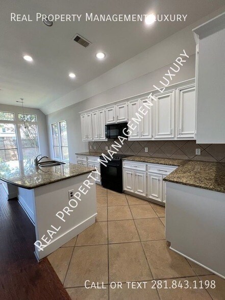 Building Photo - 25834 Palmdale Estate Drive