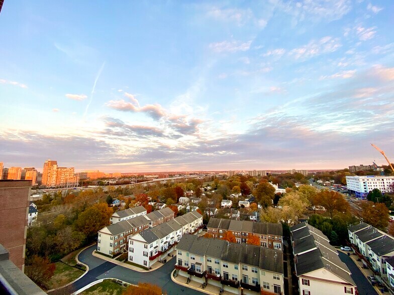 Condo For Rent - 2451 Midtown Ave