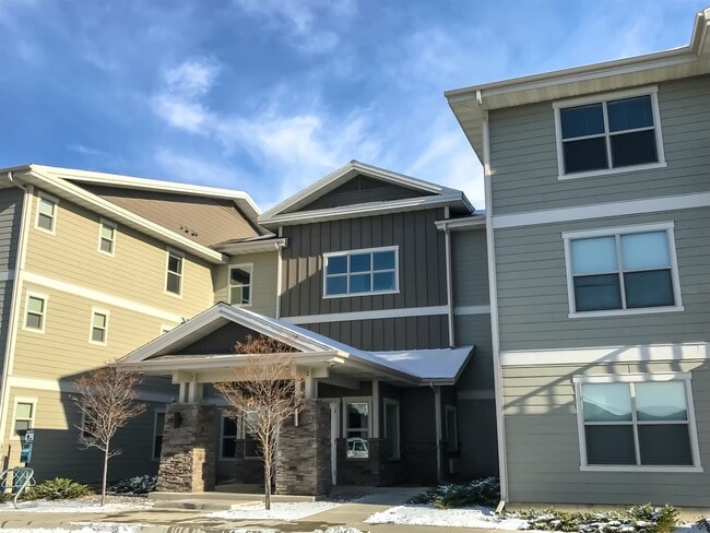 Building Photo - Stunning 2 Bedroom 2 Bathroom Apartment *R...