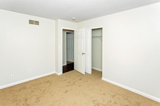 Building Photo - DELHI TOWNSHIP-Cute updated 3 bedroom 2bath ranch in OHSD w/huge 2 car garage
