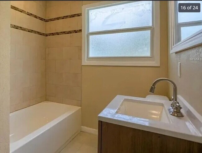 Building Photo - Home For Rent in St Petersburg!