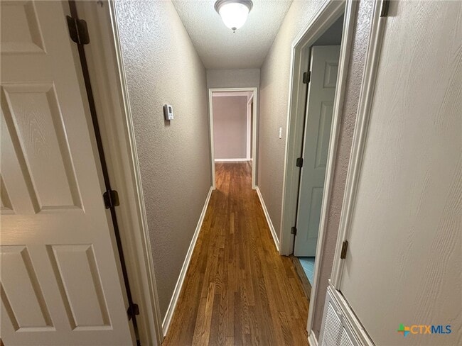 Building Photo - 127 Hillcrest Dr