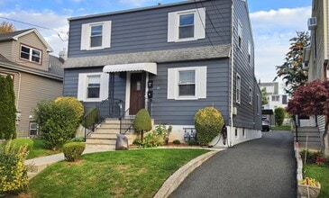 Building Photo - 238 High St