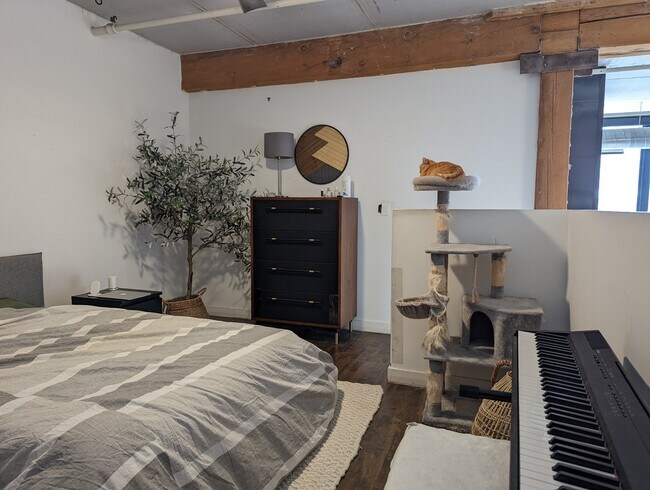 Building Photo - 2650 W Belden Ave