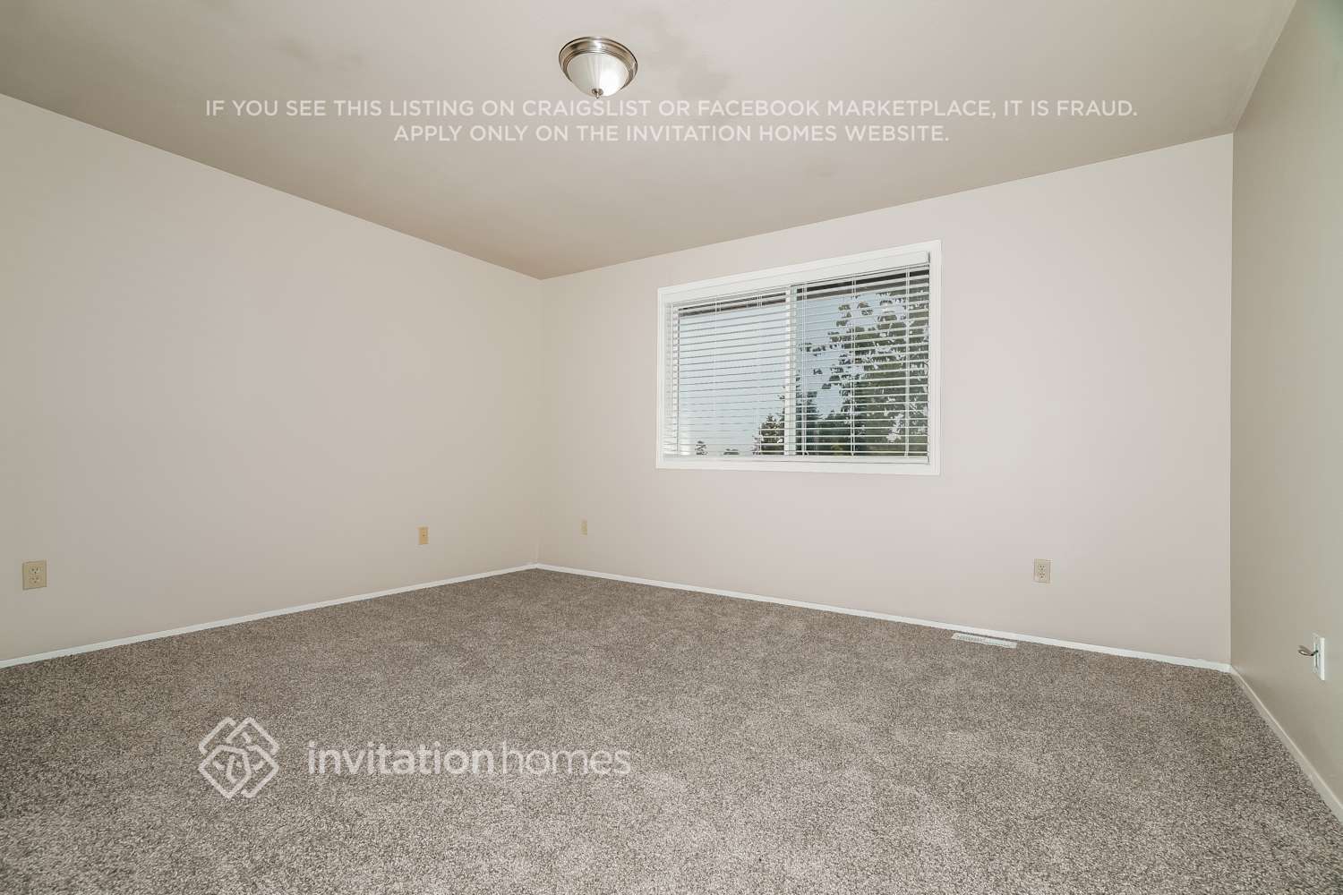 Building Photo - 25107 23rd Ct S