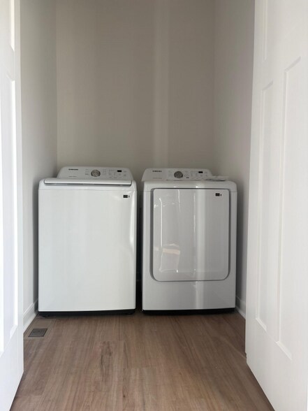 Building Photo - 127 Dusky Willow Dr