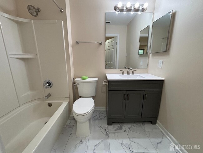 Building Photo - 215 Aspen Dr