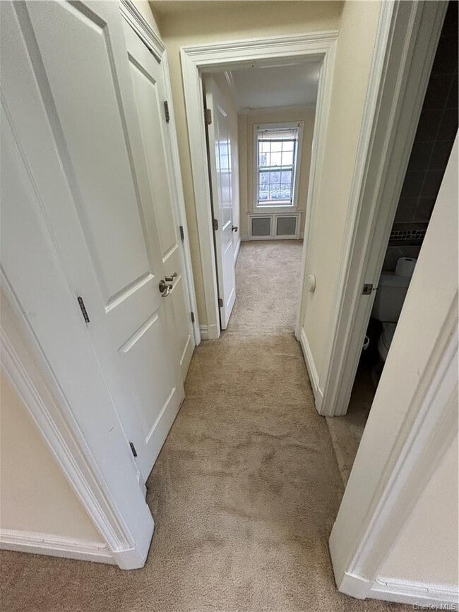 Building Photo - 210 Pelham Rd