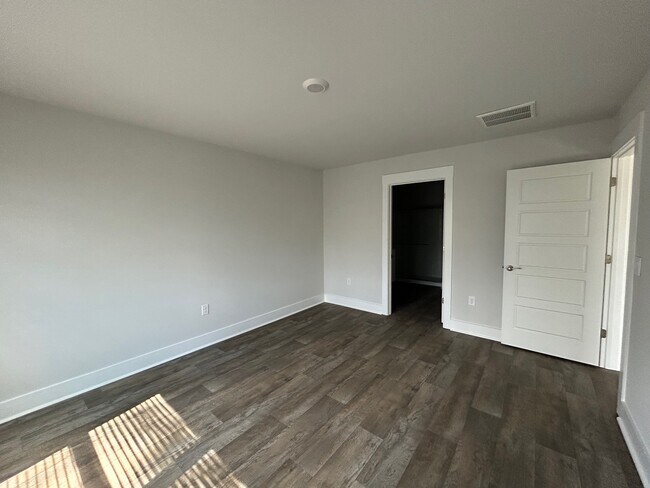 Building Photo - 1237 Pampas Grass Dr