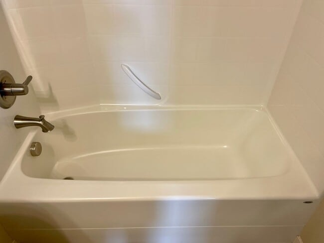 Building Photo - Villebois Townhome with Access to the Sparrow Creek Community Center