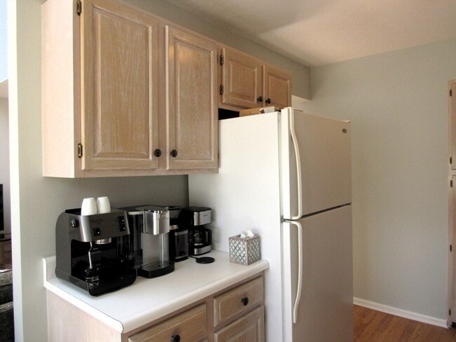 Building Photo - 45 Harbor Hill Dr