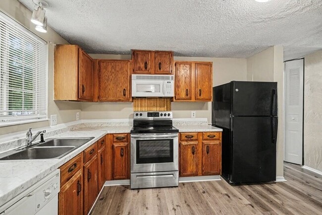 Building Photo - 6201 Turtle Neck Ln