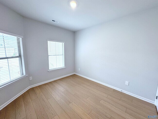 Building Photo - 6065 Gardner Maples Dr SE