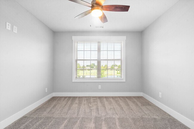 Building Photo - 1065 Veridian Dr