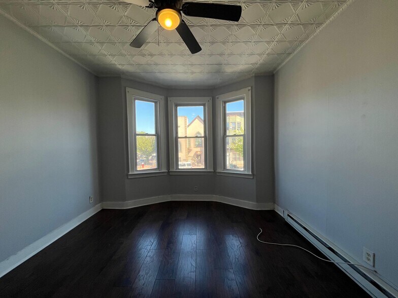 Building Photo - 391 Avenue C