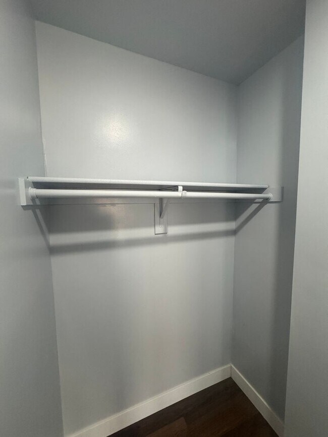 Building Photo - NEW AND BEAUTIFUL PRIVATE ADU