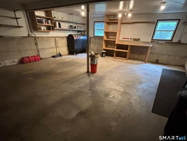 Building Photo - 31 Old Hawleyville Rd