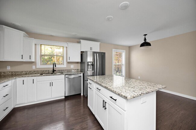 Building Photo - 369 Meadowview Dr