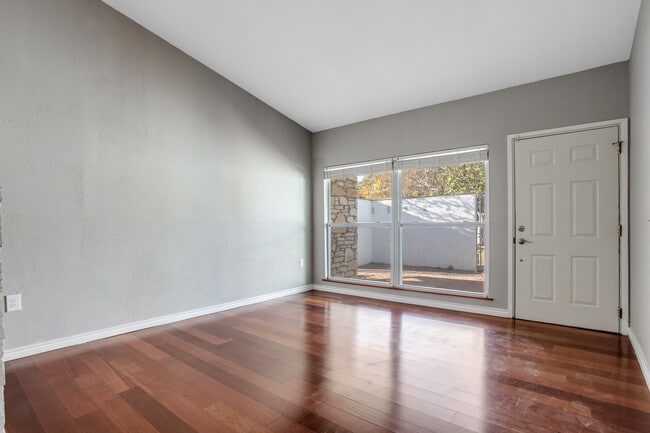 Building Photo - 13910 Thebes Cir