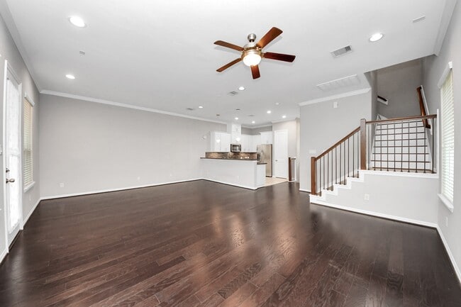 Building Photo - 2219 Bellefontaine