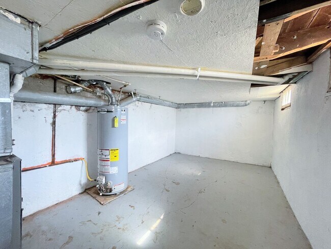 Building Photo - 3 bed in Nickerson with large fenced yard