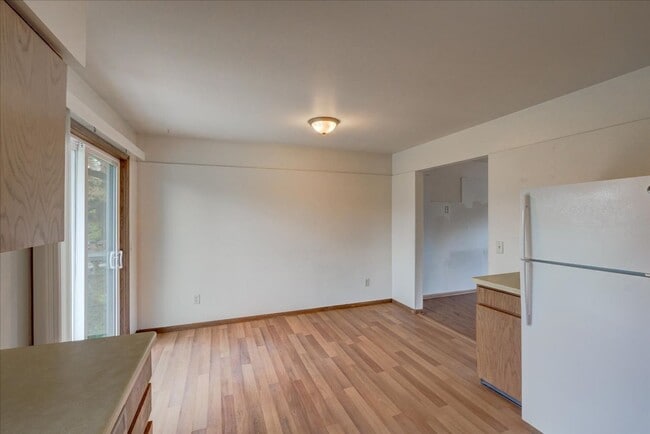 Building Photo - 1329/1331 S Thompson Dr