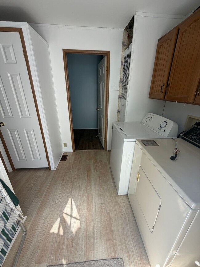 Building Photo - 166 Smith Ln