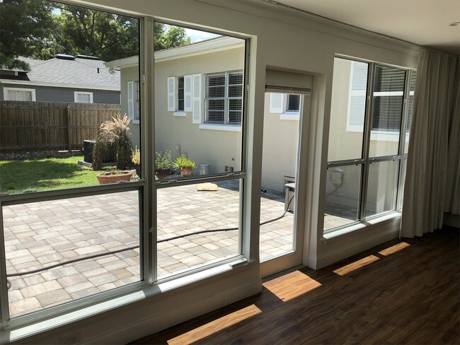 Building Photo - 1015 Harwood St