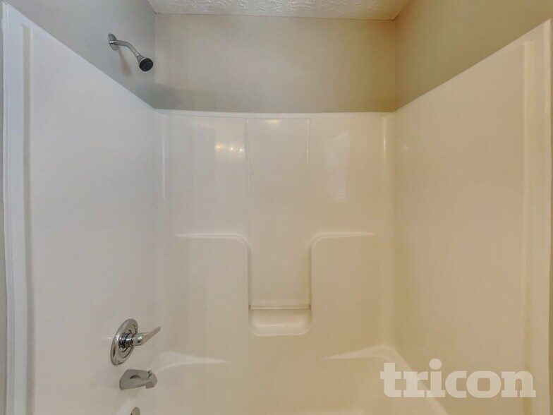 Building Photo - 3479 Melrose Dr