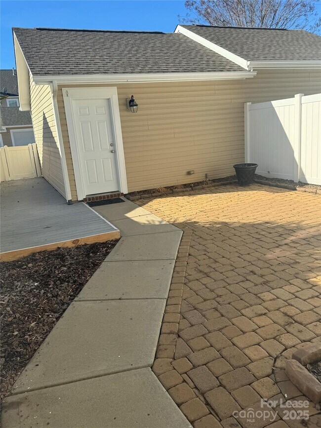 Building Photo - 18431 The Commons Blvd