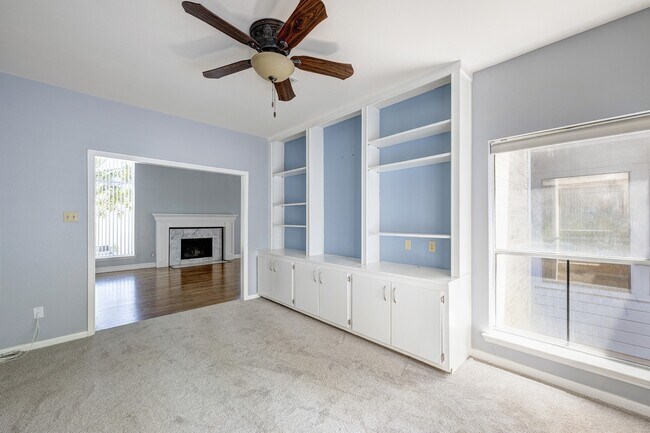 Building Photo - 2601 S Broadway St