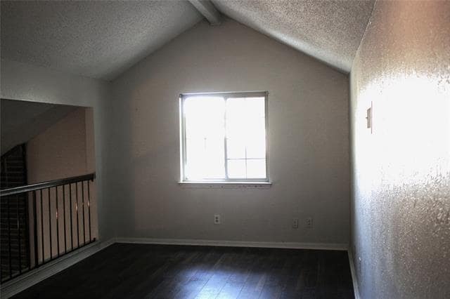 Building Photo - 2416 Majestic Dr