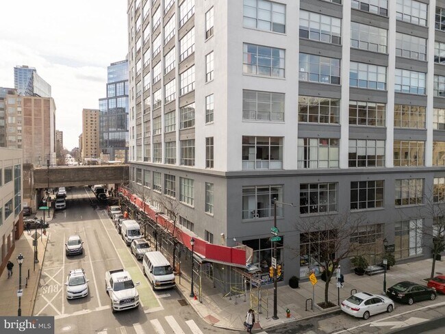 Building Photo - 2200-28 Arch St