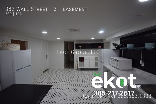 Building Photo - 382 Wall St