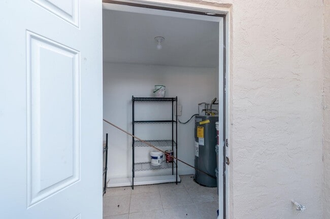 Building Photo - 1579 Springside Dr