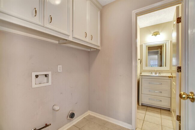 Building Photo - 1110 Parkhaven Ln