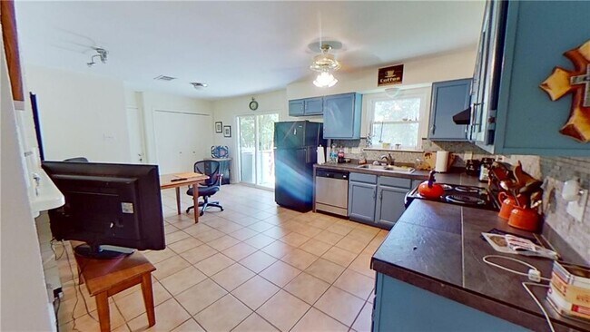 Building Photo - 12613 Crystal Creek Dr