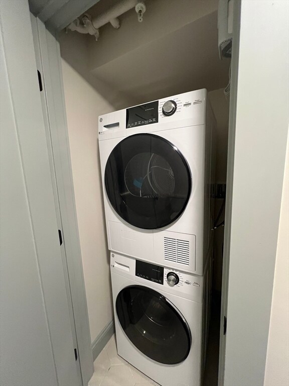 Building Photo - 160 Seabury St